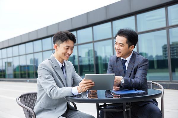 《劳动合同法规定可以订立：企业与员工权利义务的明确表述》图1