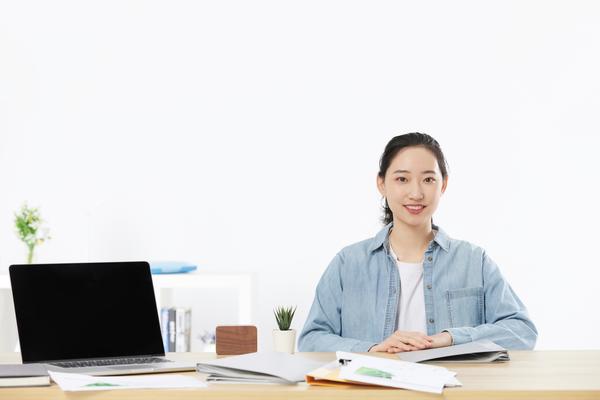 大学生火锅盛宴：火锅店吸引学子，营销活动升温图1