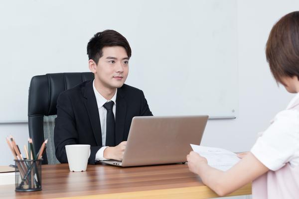 《企业因员工停职而自行终止合同，员工如权？》图1