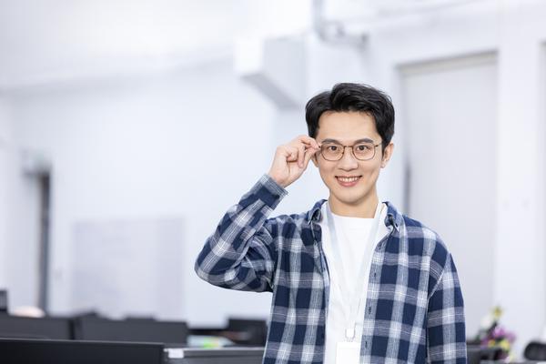 眼镜行业虚假宣传现象揭秘：你了解这些陷阱吗？ 图1