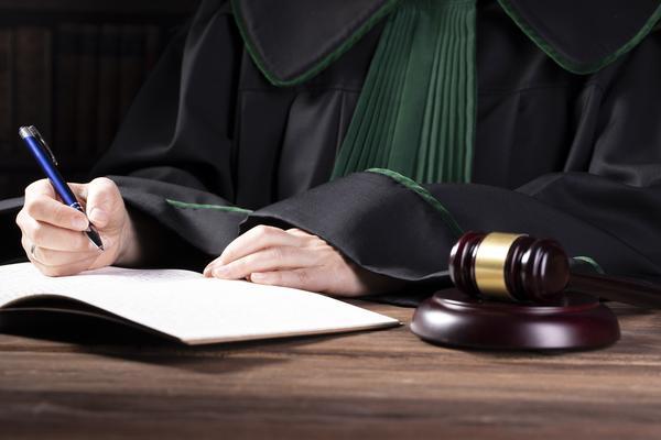学校合同履行与监督制度的法律框架及实践