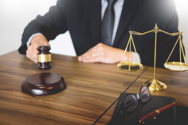 如何告企业虚假宣传罪名：一份完整的法律指南 图2