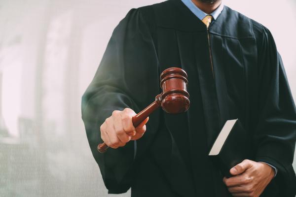 北京中鼎经纬实业发展有限公司背手刑法的争
