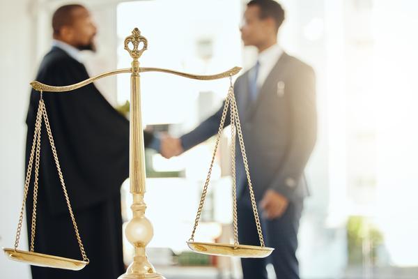 劳动仲裁案开庭：企业与劳动者争议备受关注 图2
