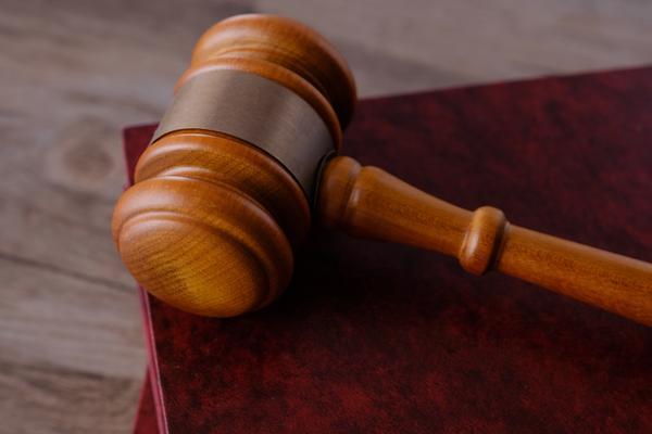故意杀人刑法案例分析|家庭暴力引发的杀人案件处理 图1