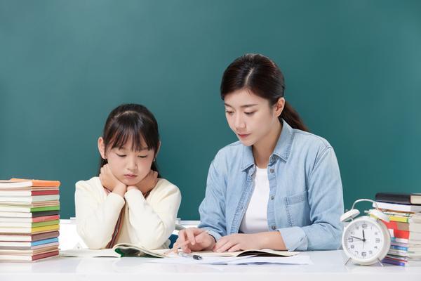 《36岁女人独立自信，打破传统观念勇敢追爱》图1