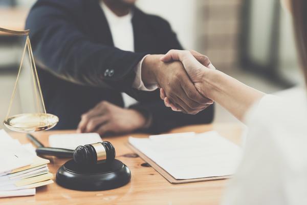 合同期满终止劳动关系：企业合规用工与权益保护解析 图1