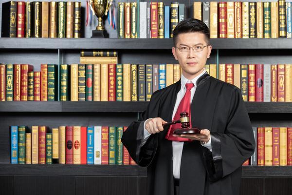 合同纠纷如何选择合适的法律服务机构 图1
