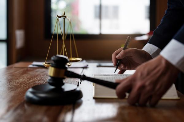 “交通肇事逃逸经济赔偿案例解析：如何保障受害者权益” 图2