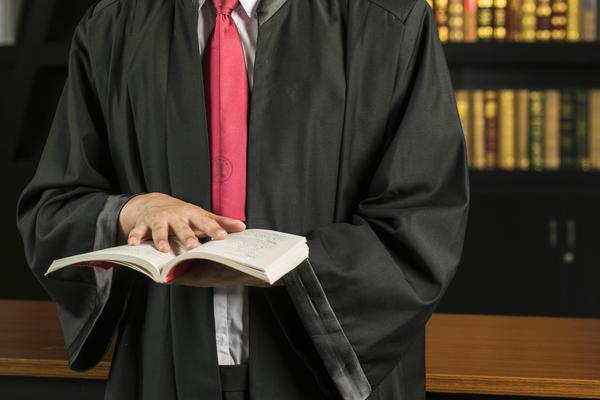 合同纠纷律师推荐：专业法律服务的选择与实践 图2