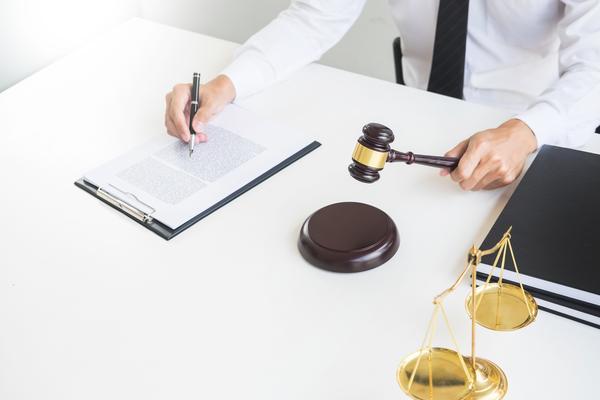 在线合同纠纷律师费用|如何选择合理收费的法律服务 图1
