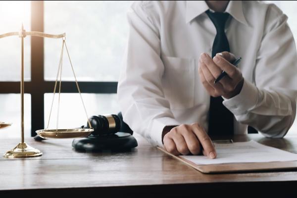 劳动合同纠纷可以告对方吗？劳动争议解决的法律途径解析 图2