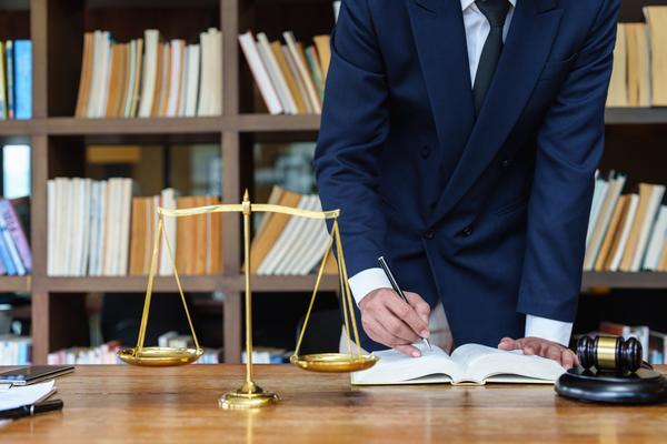 车位使用权的合同欺诈案例：法律解析与应对策略 图1
