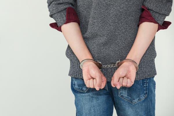 《取保候审期间，Keyword关键词被警方成功抓住》 图2