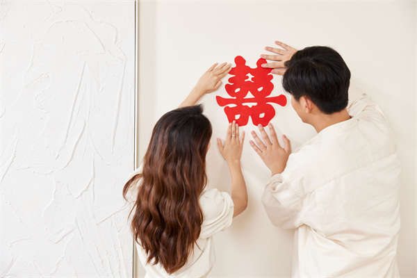 王菲谢霆锋大婚纪念日，浪漫瞬间引网友回忆图1