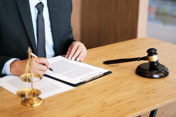 大型货轮买卖合同纠纷案例：法律适用与争议解决路径 图1