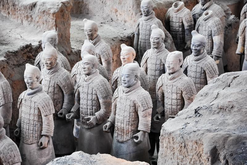 《古代刑法中的女子规定：揭秘女性在古代的法律责任与权益保障》图1